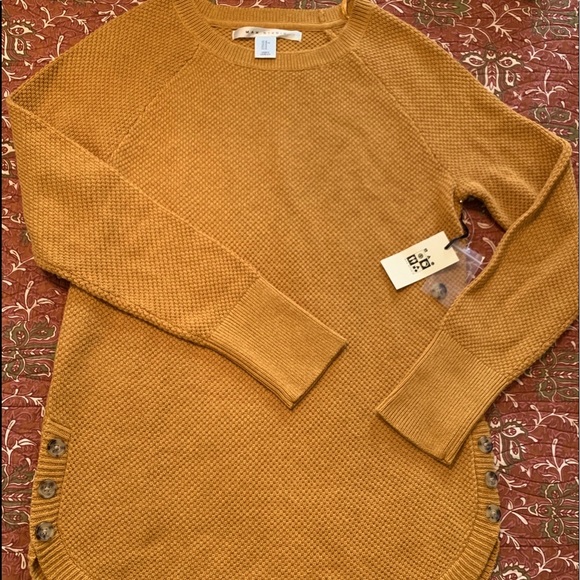 Max Studio Sweaters - Max studio Beautiful sweater.